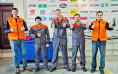 Сотрудники станции FIT SERVICE