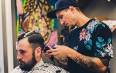 интерьер салона мужских стрижек