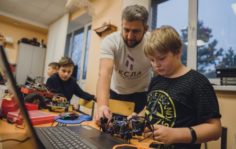 Франшиза Тесла: Клуб юных инженеров