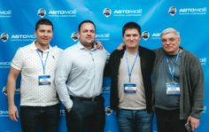 прилавки магазина автотоваров