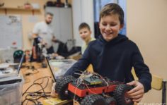 Франшиза Тесла: Клуб юных инженеров