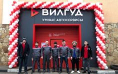 Сотрудники автосервиса